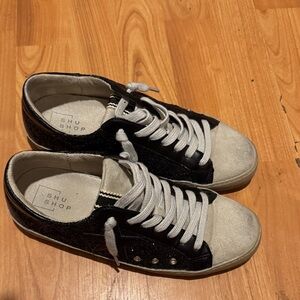ShuShop Black and White Sneakers